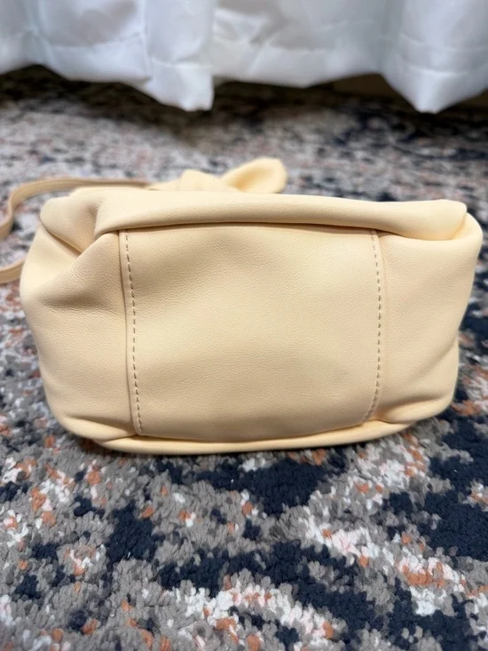 NWOT Mango ‘Small Knot Bag’ w/ Shoulder Strap in “Vanilla” Vegan Leather - Picture 12 of 16